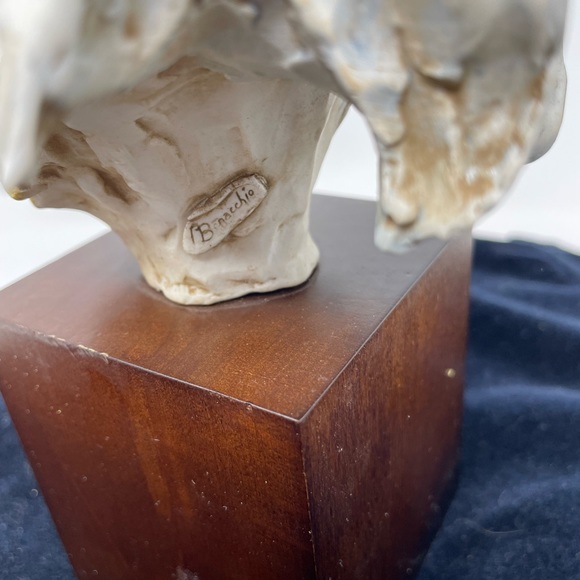 VINTAGE BENACCHIO House of Goebel Italy Hand Painted Bisque Woman Bust Pedastal - Picture 4 of 6